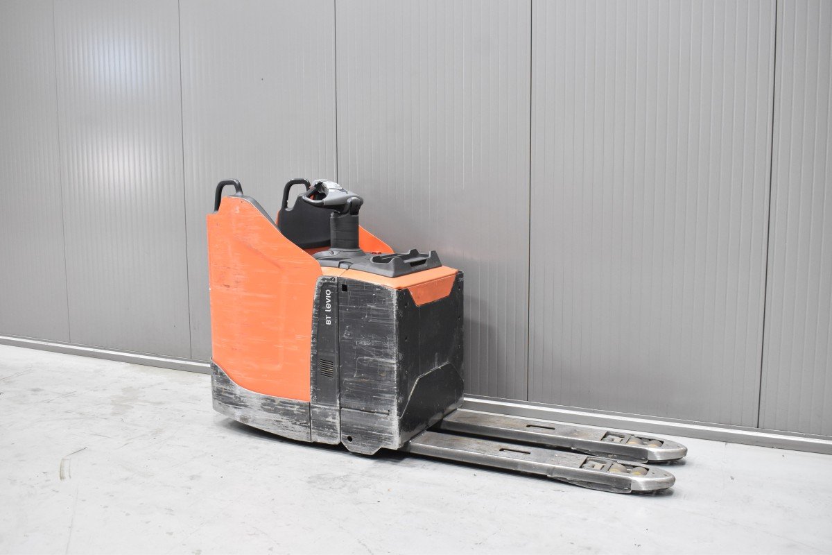 Gabelstapler Gebraucht kaufen – Toyota LPE 220 mit Elektro in Österreich
