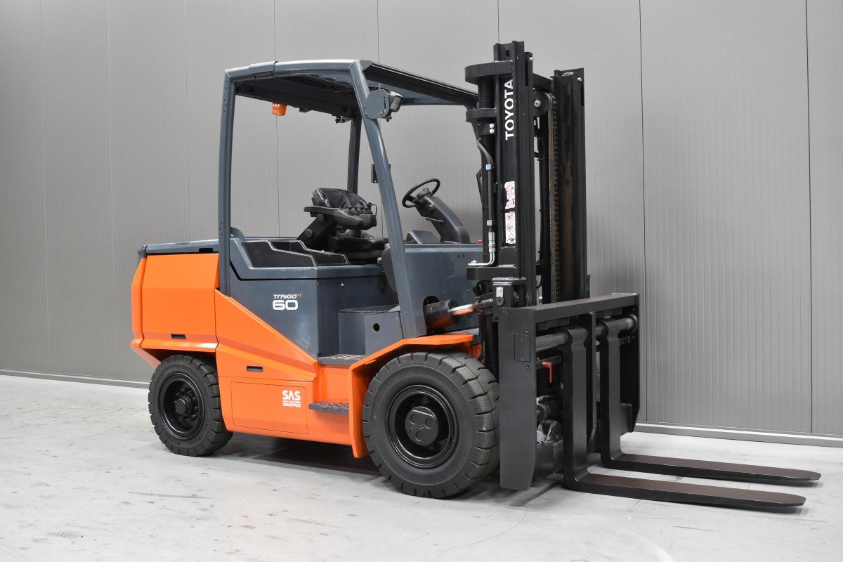 Gabelstapler Gebraucht kaufen – Toyota 8FBMHT60 mit Elektro in Österreich