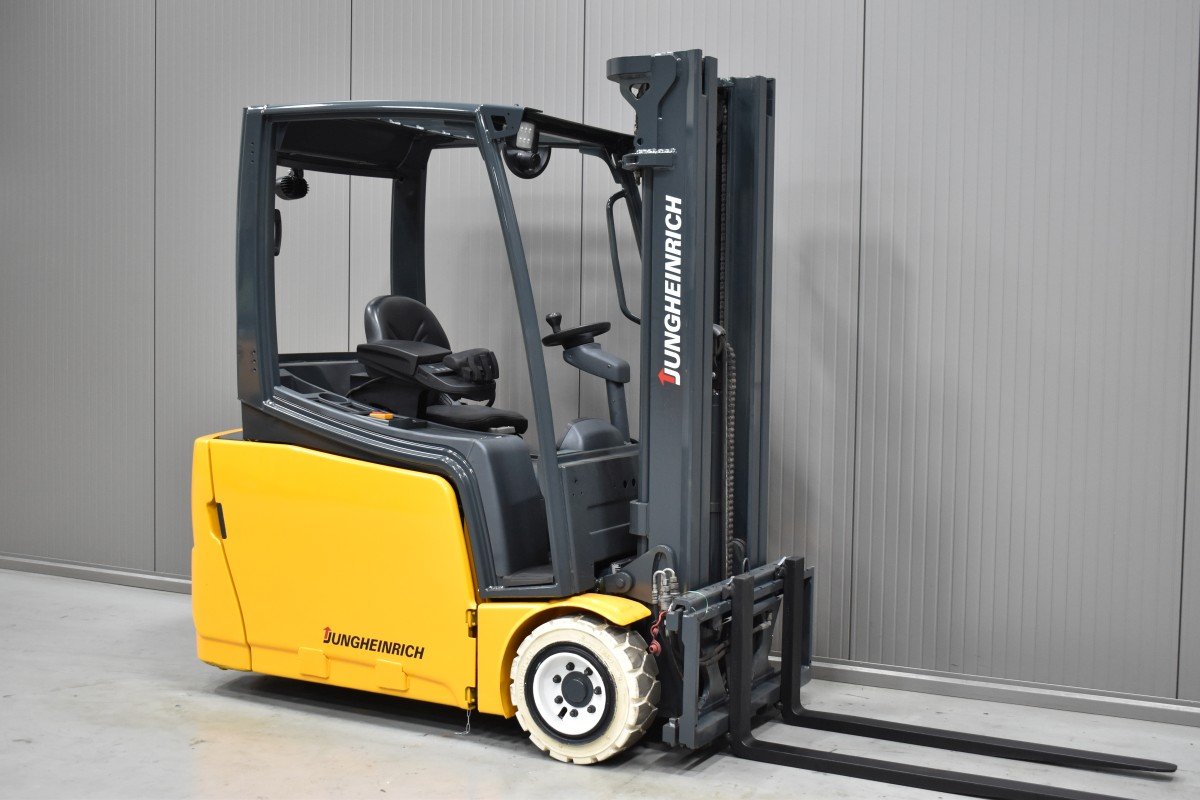 Gabelstapler Gebraucht kaufen – Caterpillar 2ET3500 mit Elektro in Österreich
