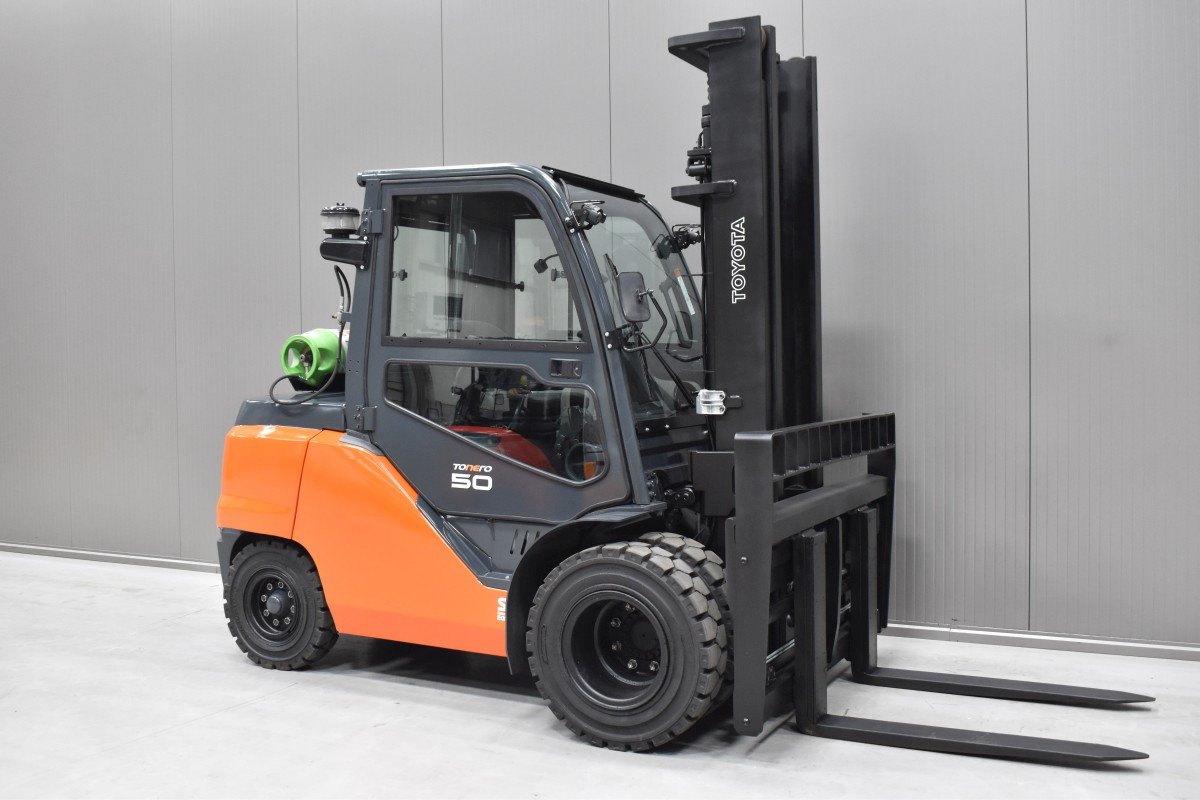 Gabelstapler Gebraucht kaufen – Toyota 8FG50N mit Gas in Österreich
