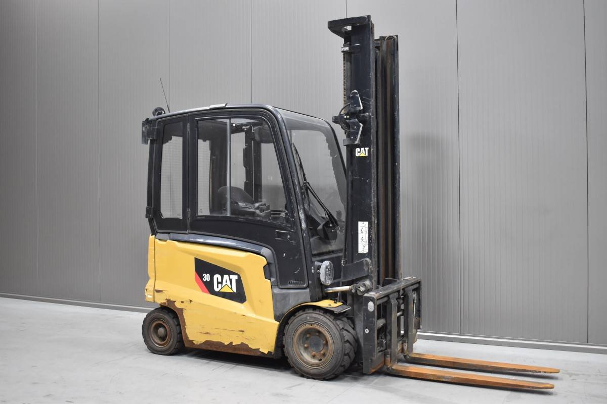 Caterpillar EP 30 CN Gebrauchtstapler Kaufen