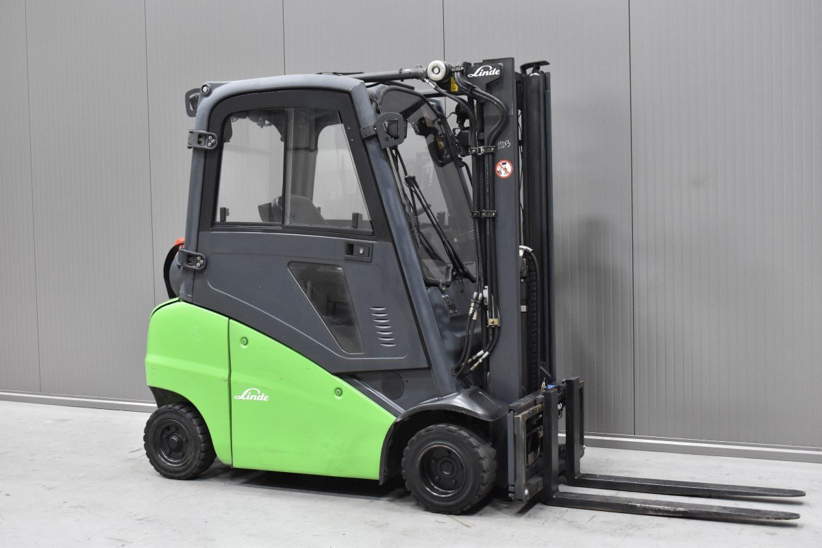 Gabelstapler Gebraucht kaufen – Linde H 18 T-01 mit Gas in Österreich