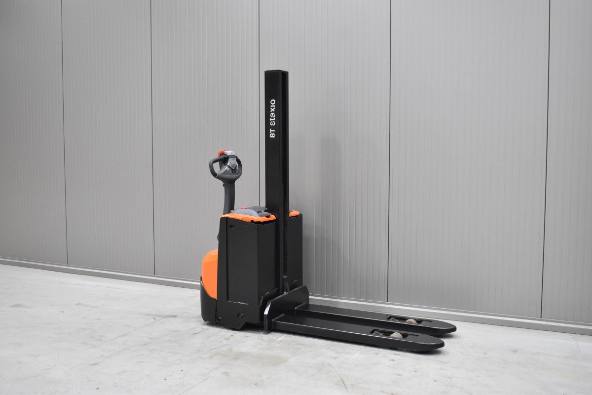 Gabelstapler Gebraucht kaufen – Toyota SWE 080L mit Elektro in Österreich