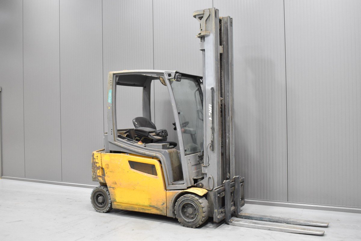 Jungheinrich EFG 320 Gebrauchtstapler Kaufen