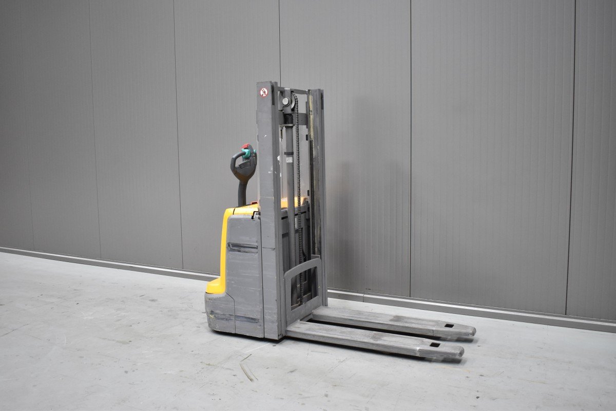 Gabelstapler Gebraucht kaufen – Jungheinrich EJC 110 mit Elektro in Österreich