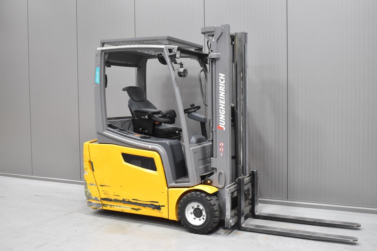 Gabelstapler Gebraucht kaufen – Jungheinrich EFG 220 mit Elektro in Österreich