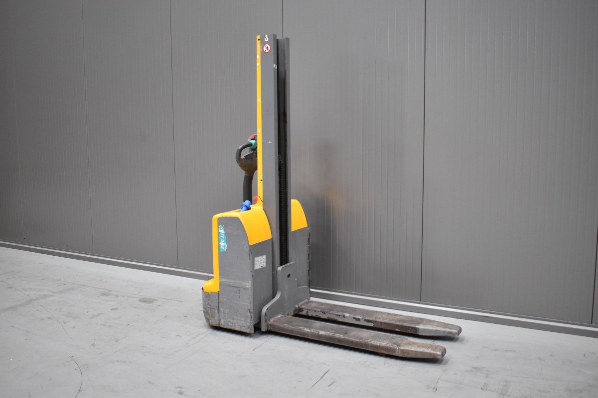 Gabelstapler Gebraucht kaufen – Jungheinrich EMC110 mit Elektro in Österreich