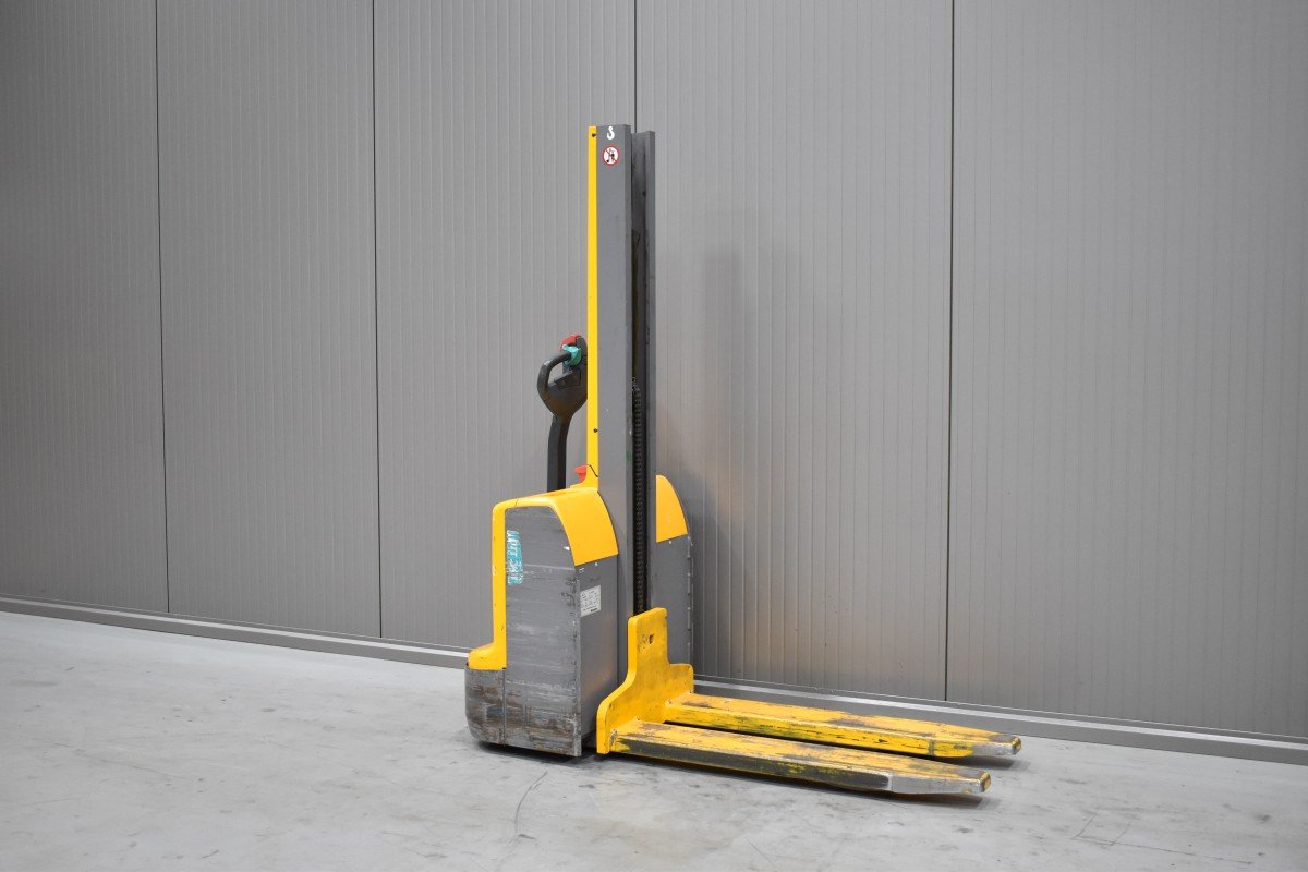 Gabelstapler Gebraucht kaufen – Jungheinrich EMC110 mit Elektro in Österreich