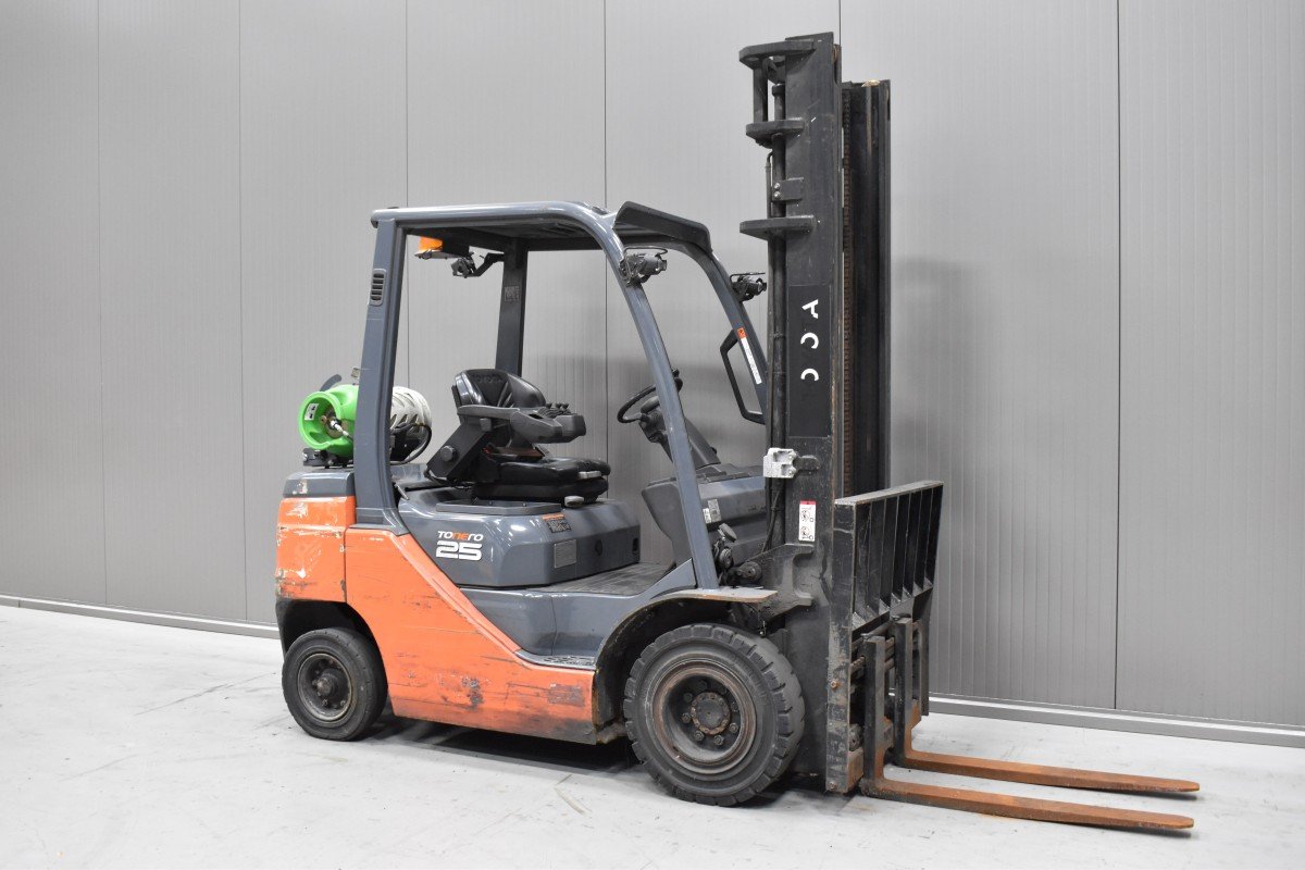 Toyota 02-8FGF25 Gebrauchtstapler Kaufen