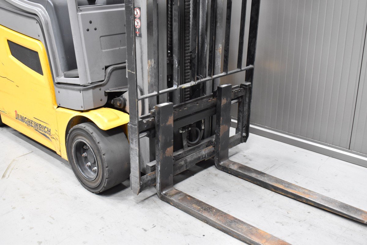 Jungheinrich EFG 320 – Bild 5