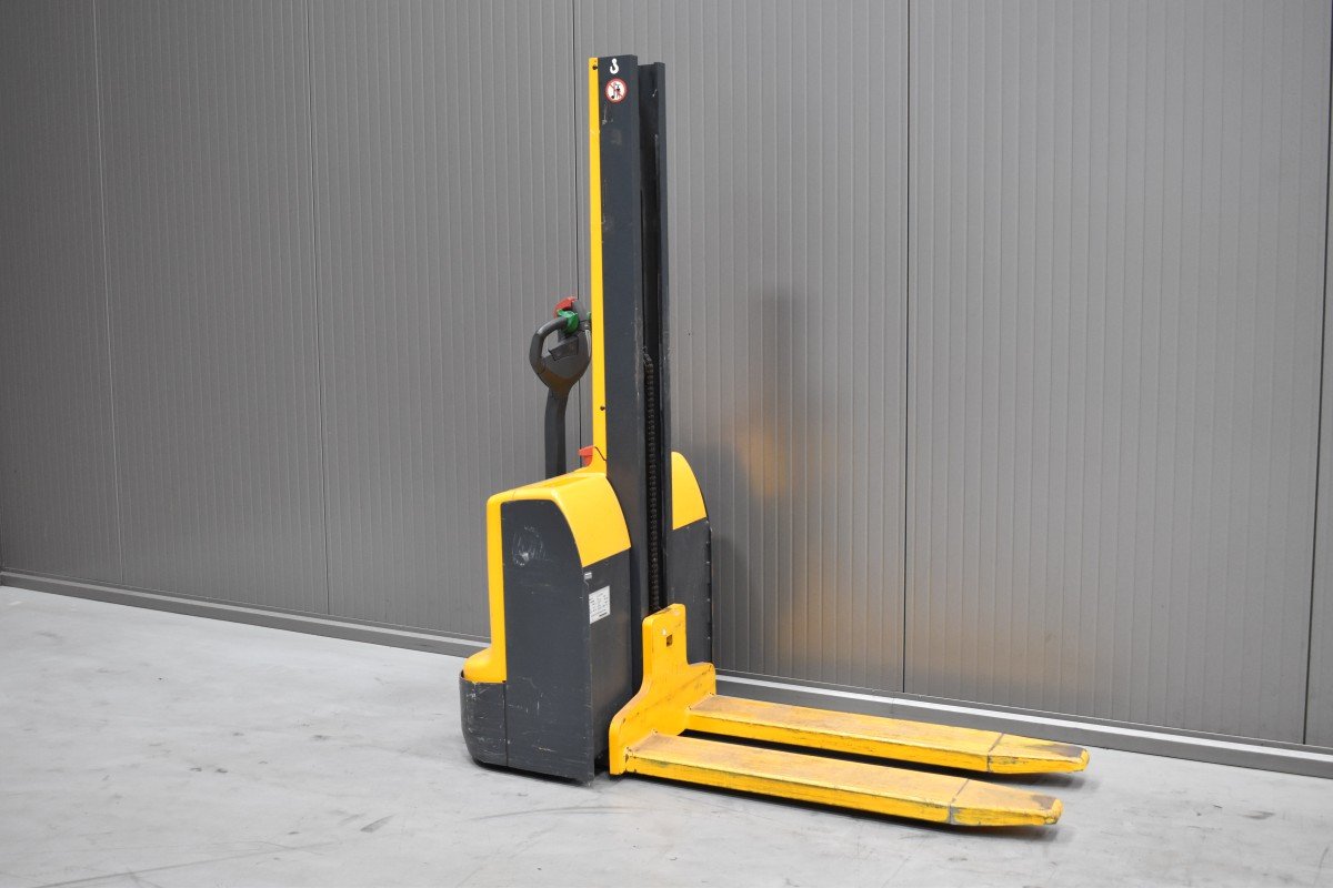 Gabelstapler Gebraucht kaufen – Jungheinrich EMC 110 mit Elektro in Österreich