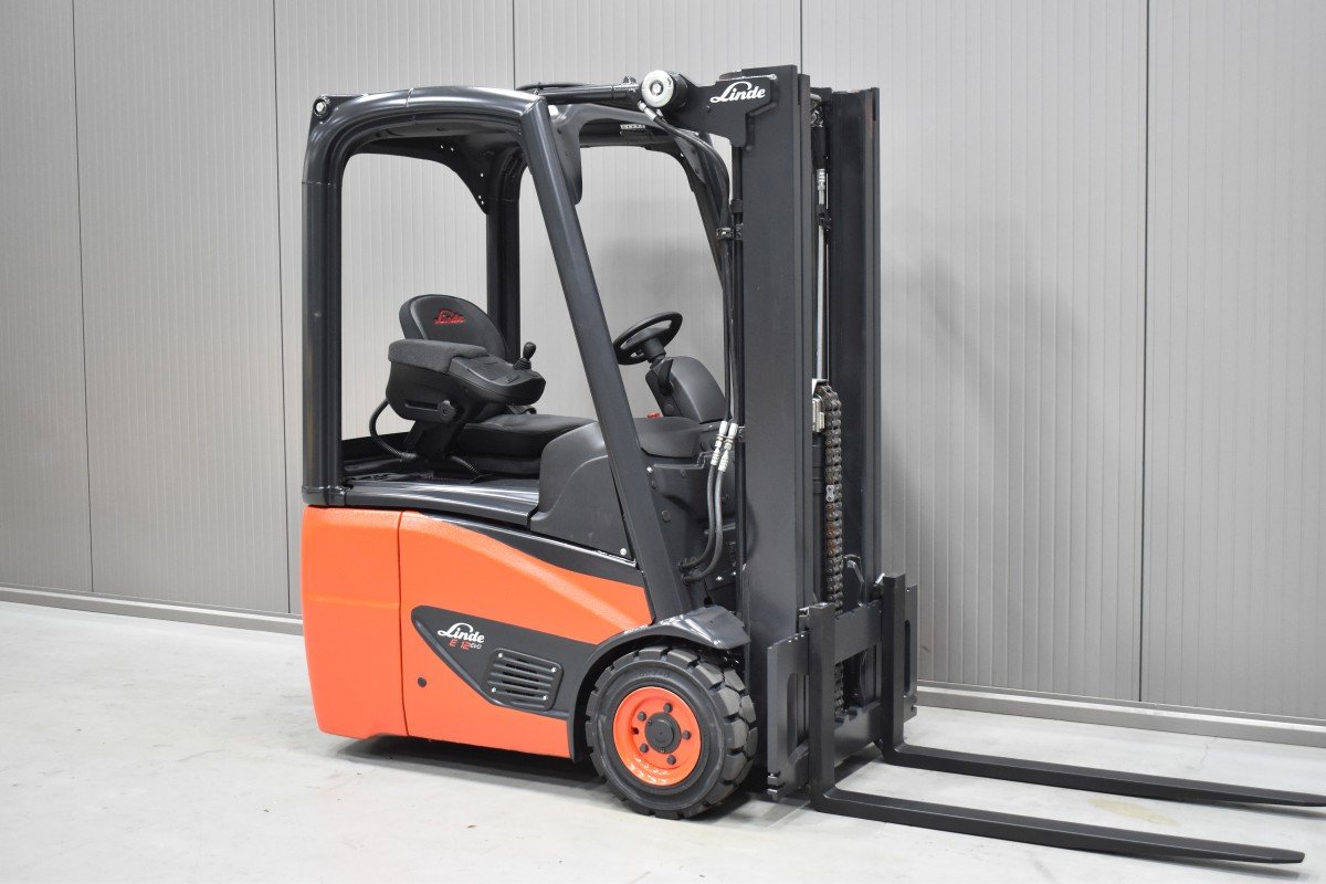 Gabelstapler Gebraucht kaufen – Linde E 12-02 mit Elektro in Österreich