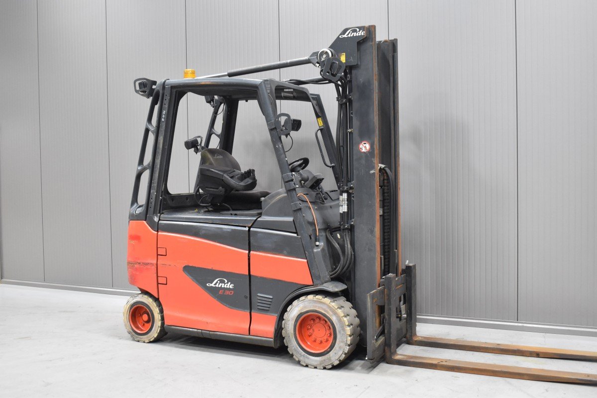 Gabelstapler Gebraucht kaufen – Linde E 30 H - 600 - 01 mit Elektro in Österreich