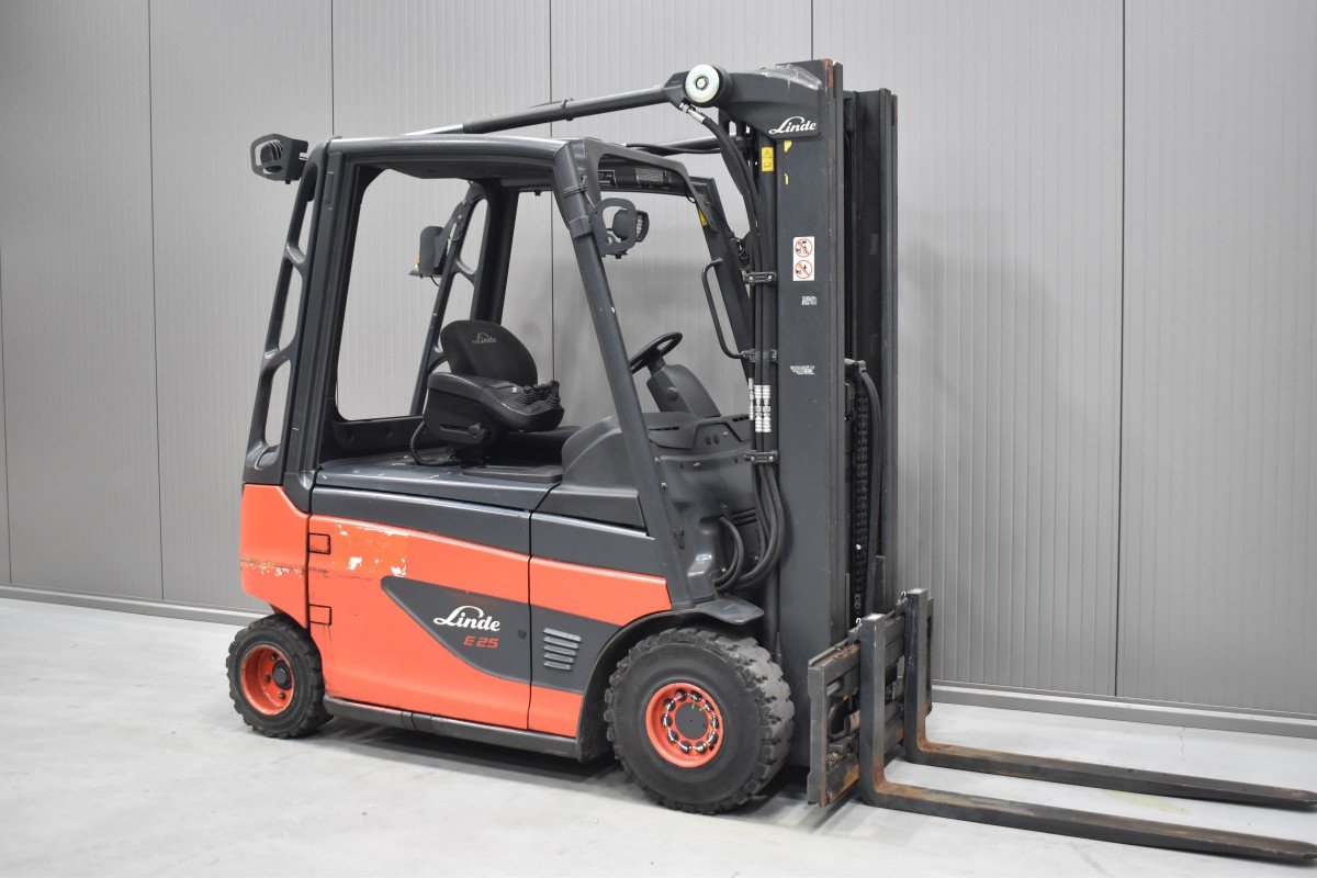 Gabelstapler Gebraucht kaufen – Linde E 25 - 01 mit Elektro in Österreich