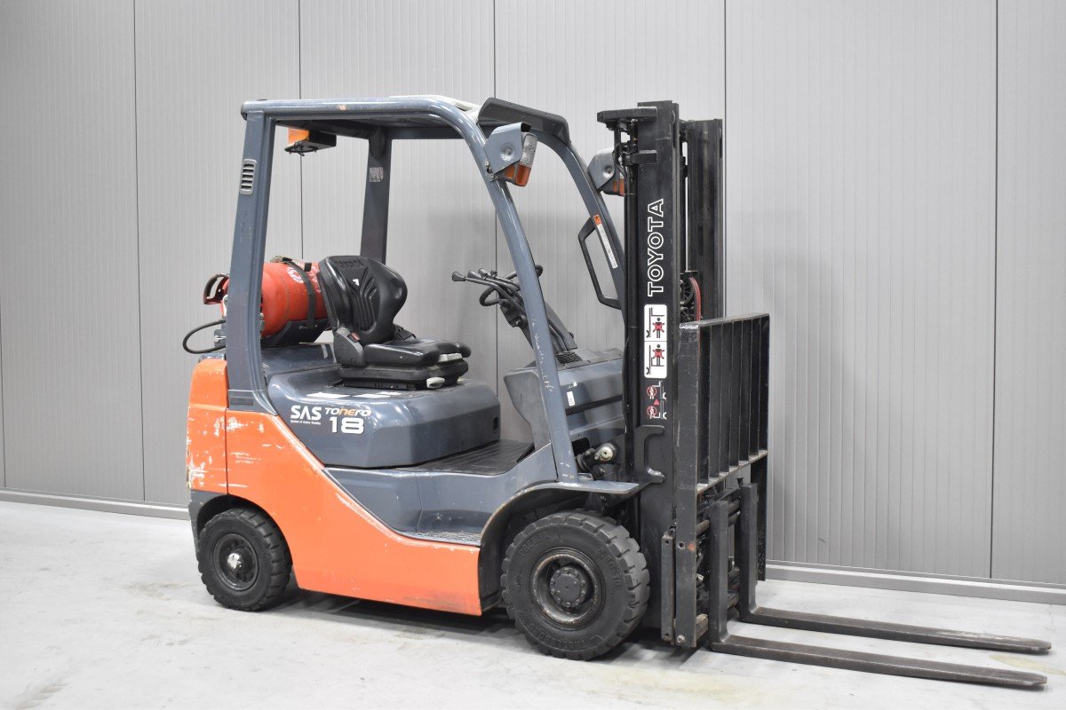 Gabelstapler Gebraucht kaufen – Toyota 02-8FGF18 mit Gas in Österreich