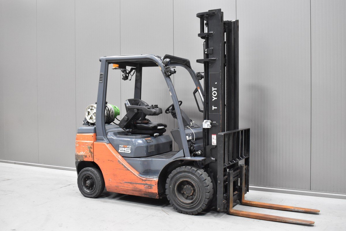 Toyota 02-8FGF25 Gebrauchtstapler Kaufen