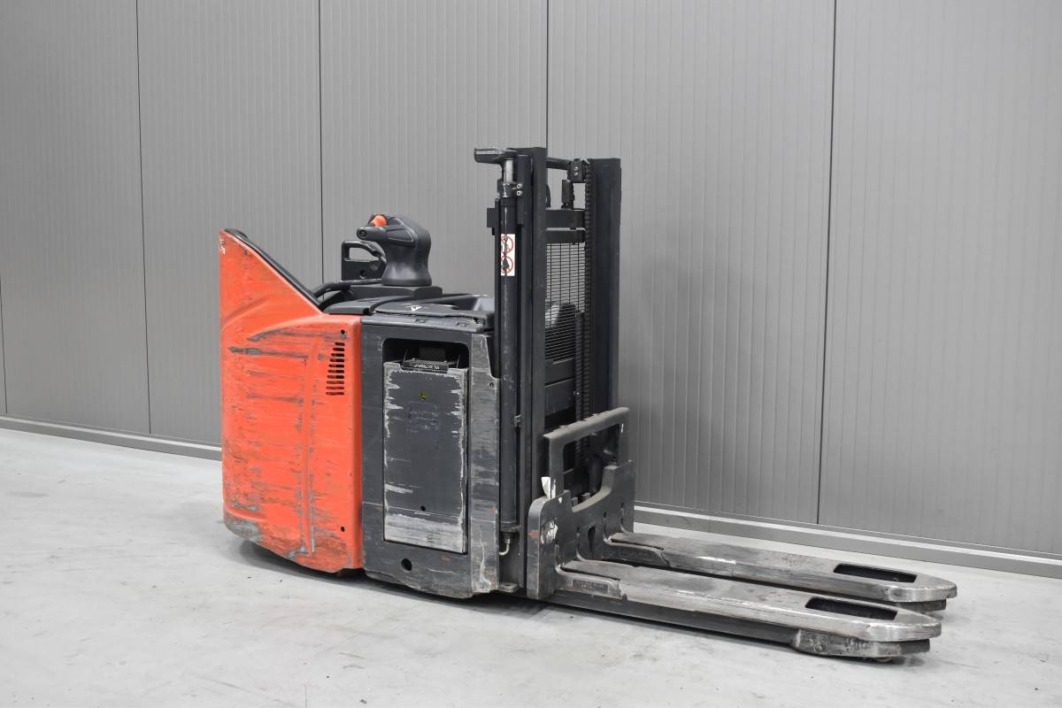 Gabelstapler Gebraucht kaufen – Linde D 12 HPSP mit Elektro in Deutschland