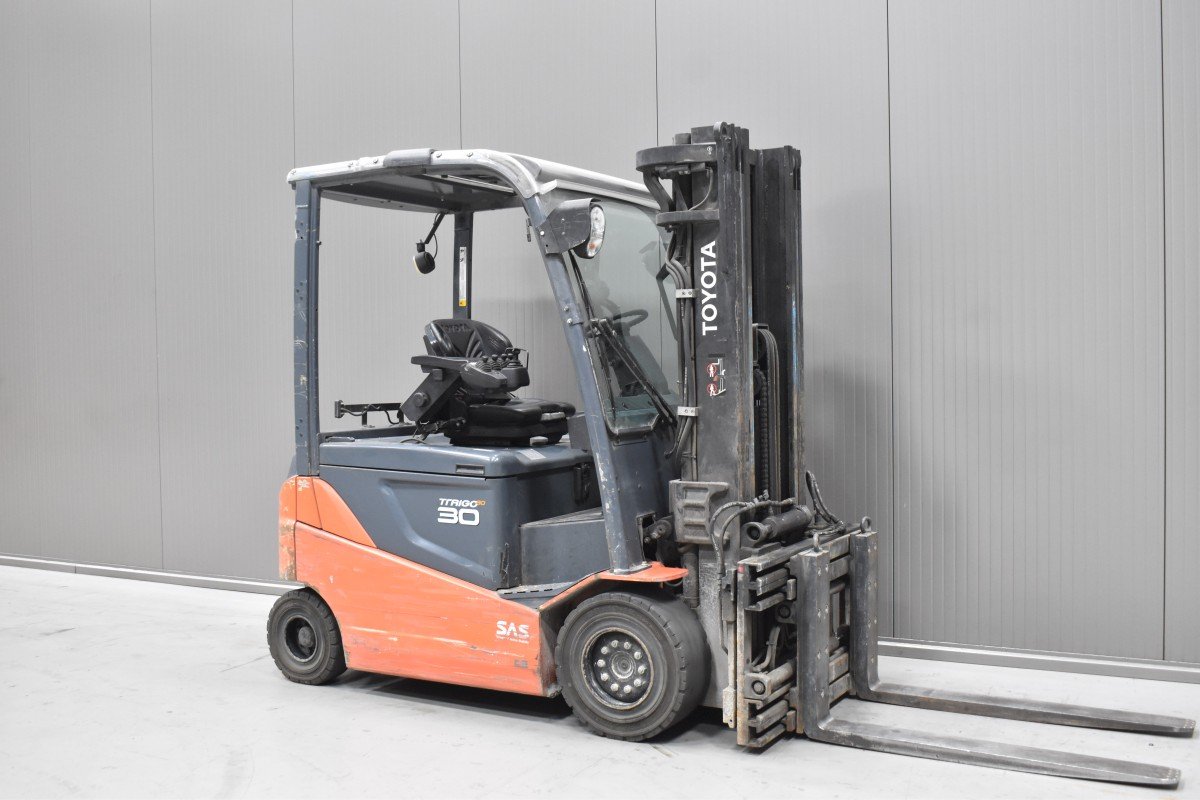 Gabelstapler Gebraucht kaufen – Toyota 8FBMKT30 mit Elektro in Deutschland