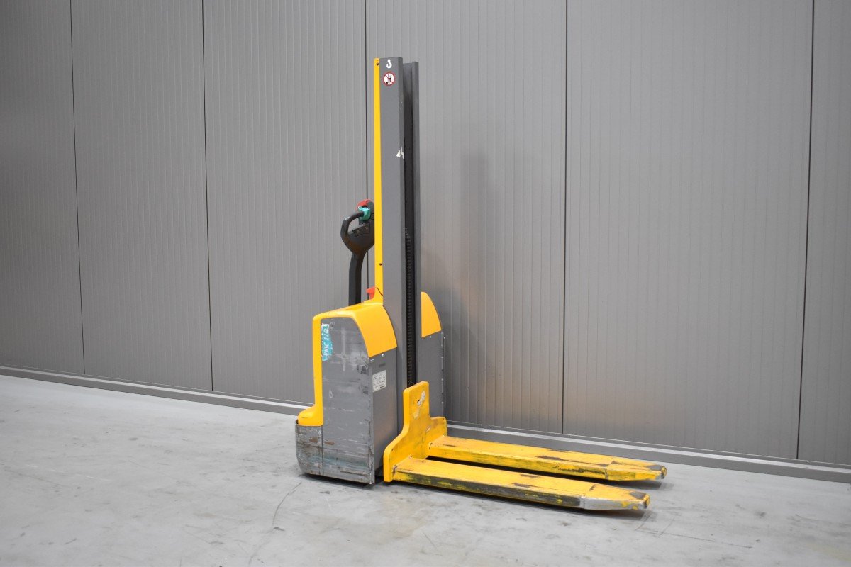 Gabelstapler Gebraucht kaufen – Jungheinrich EMC110 mit Elektro in Österreich