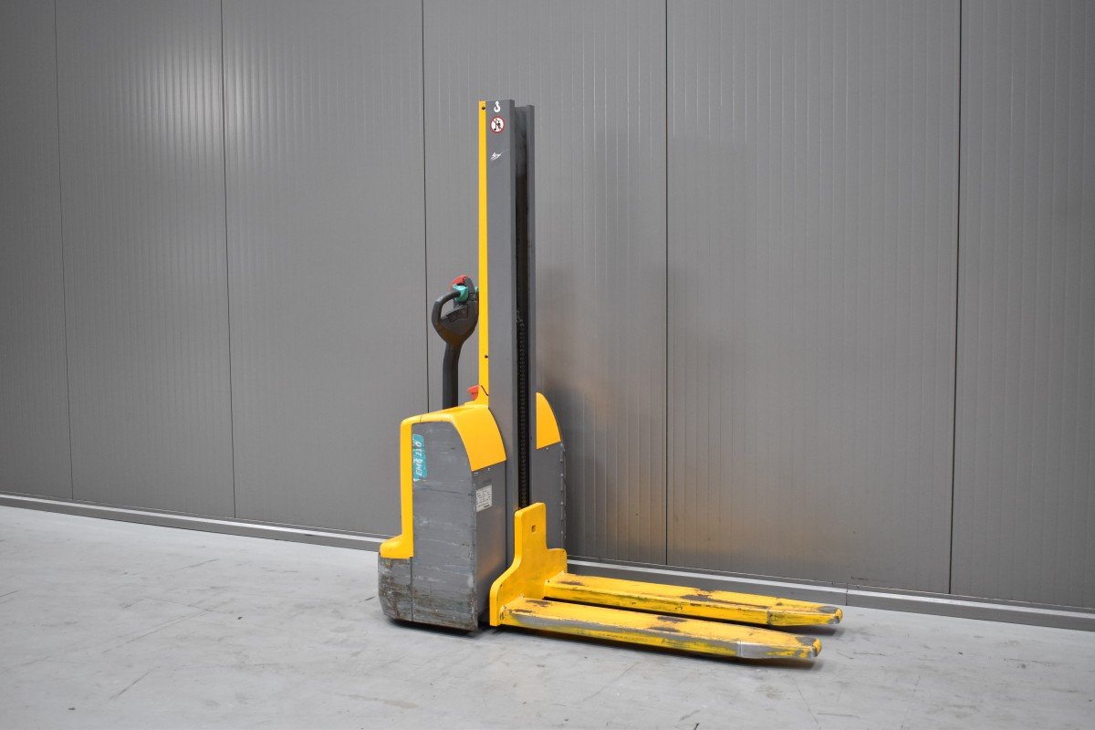 Gabelstapler Gebraucht kaufen – Jungheinrich EMC 110 mit Elektro in Österreich