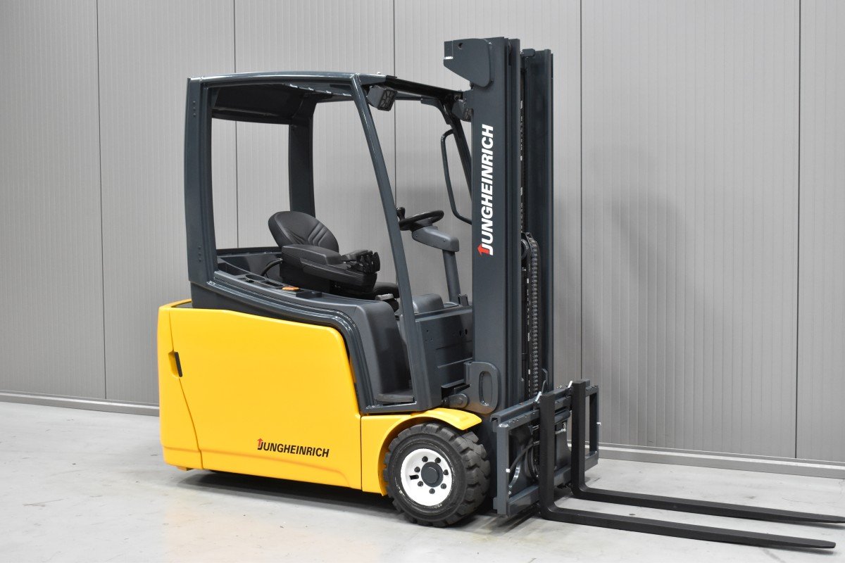 Gabelstapler Gebraucht kaufen – Caterpillar 2ET4000 mit Elektro in Österreich