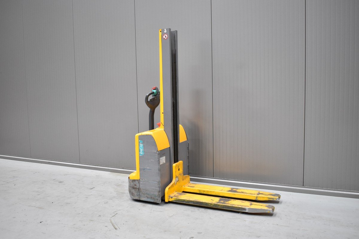 Gabelstapler Gebraucht kaufen – Jungheinrich EMC 110 mit Elektro in Österreich