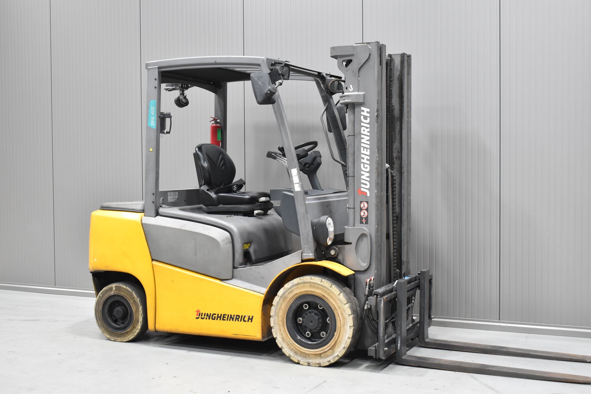 Gabelstapler Gebraucht kaufen – Jungheinrich DFG 425 mit Diesel in Österreich