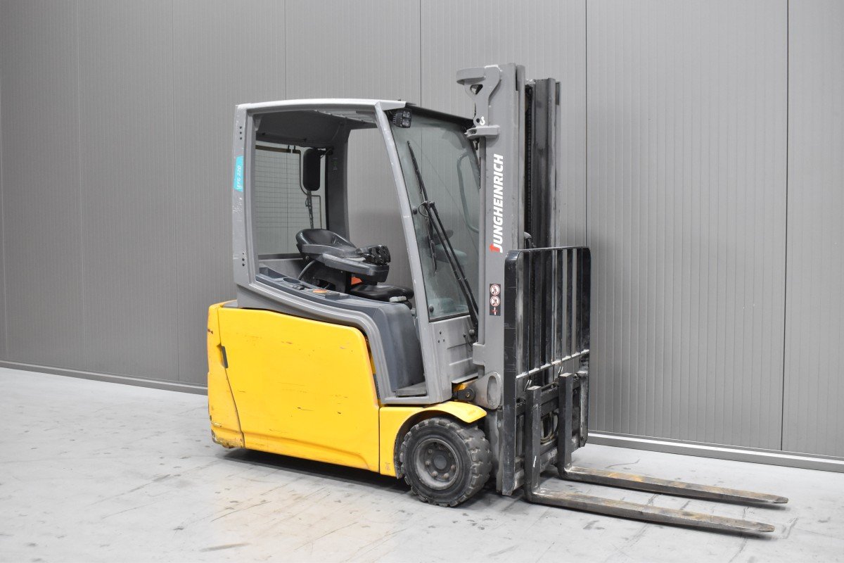 Gabelstapler Gebraucht kaufen – Jungheinrich EFG 220 mit Elektro in Deutschland