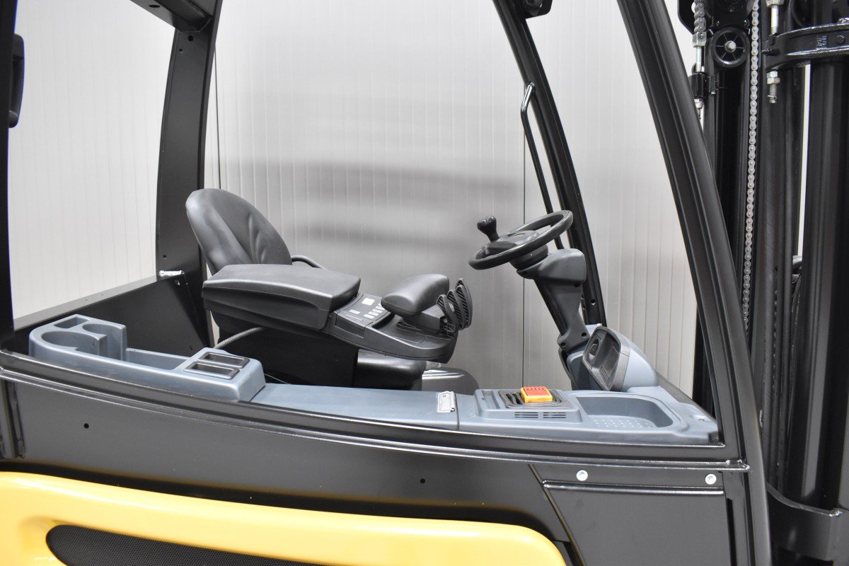 Caterpillar 2EP6000 – Bild 4