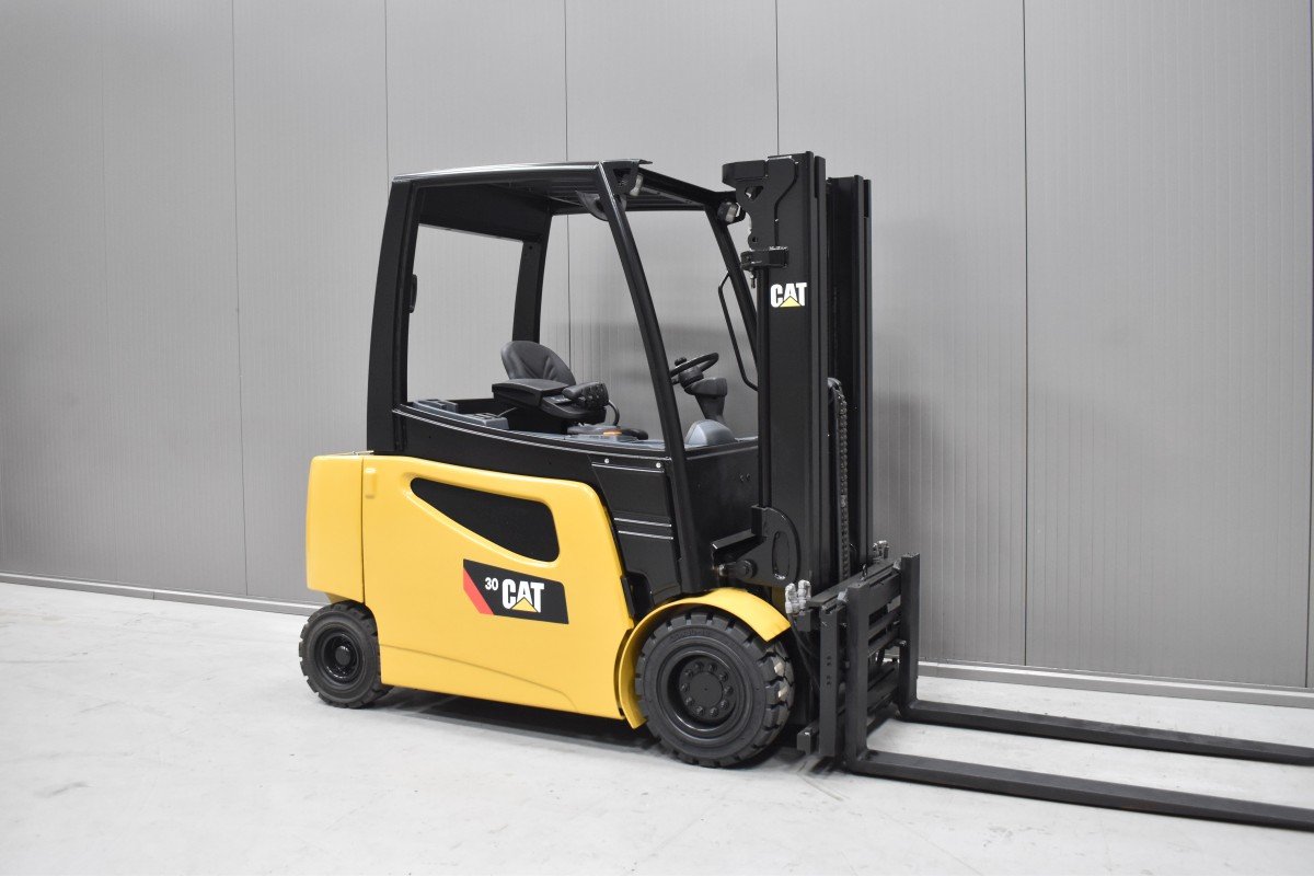 Caterpillar 2EP6000