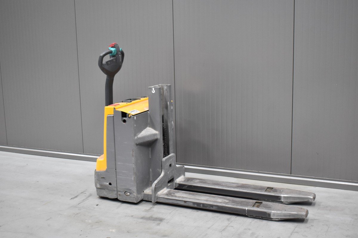 Gabelstapler Gebraucht kaufen – Jungheinrich EMD 118 mit Elektro in Österreich