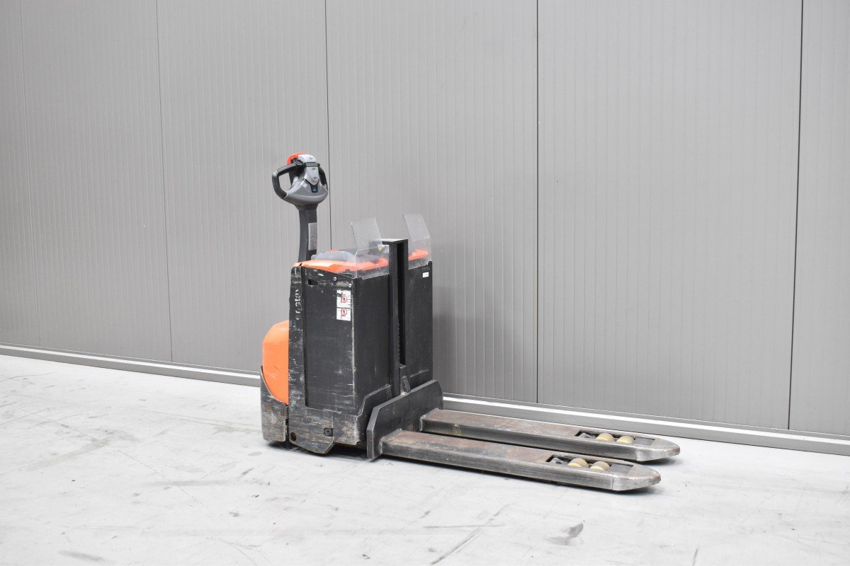 Toyota SWE 080L Gebrauchtstapler Kaufen