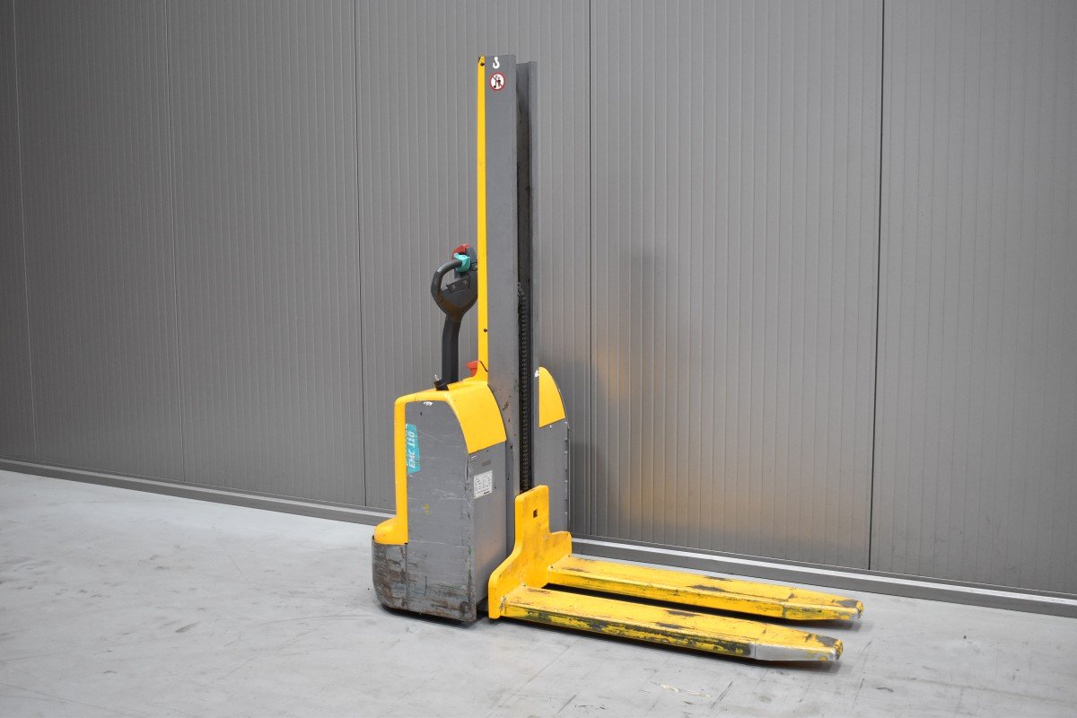 Gabelstapler Gebraucht kaufen – Jungheinrich EMC 110 mit Elektro in Österreich