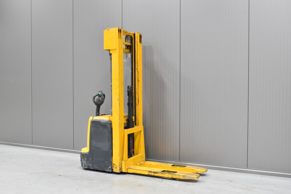 Gabelstapler Gebraucht kaufen – Jungheinrich EJC 220 mit Elektro in Österreich