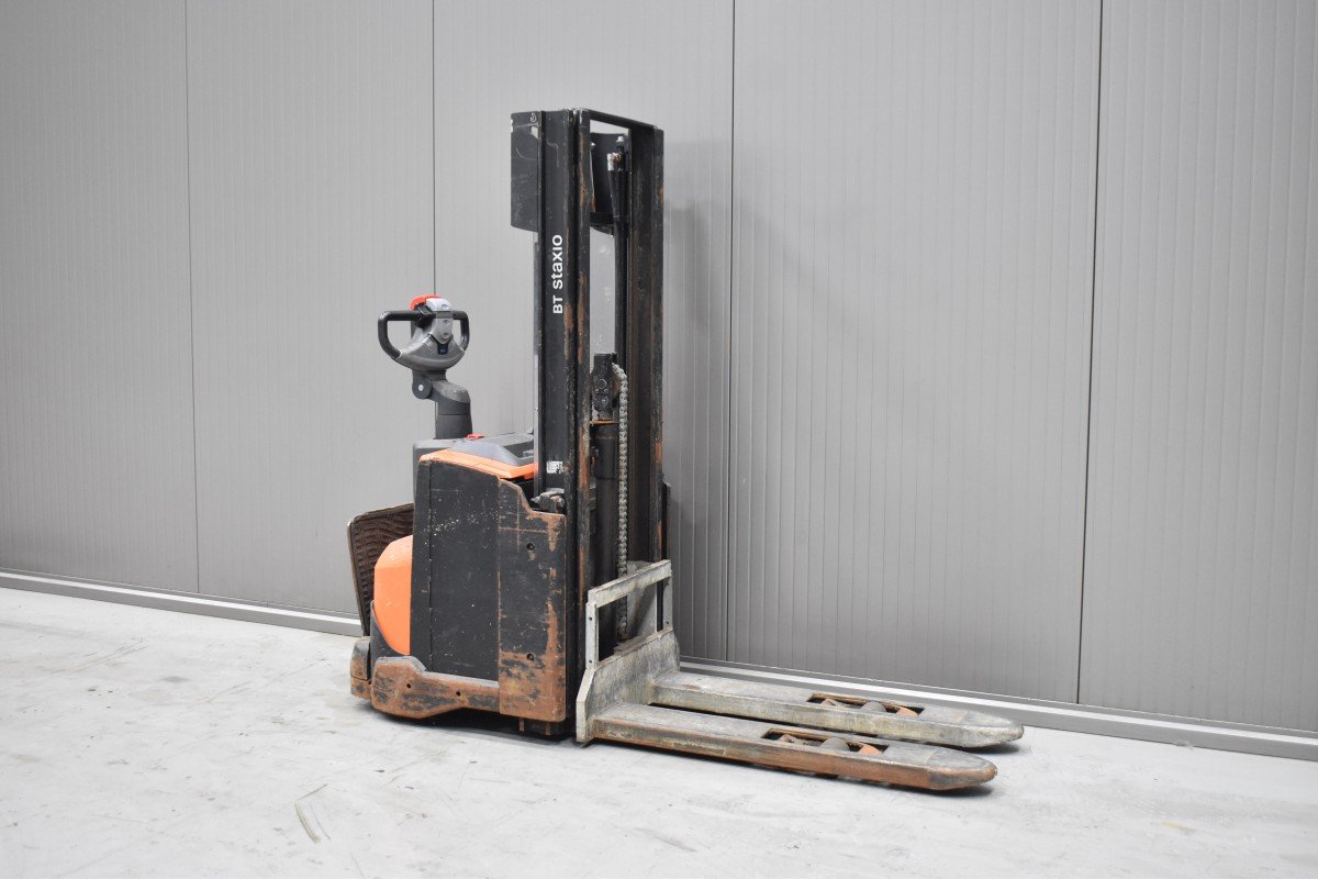 Gabelstapler Gebraucht kaufen – Toyota SWE 120L mit Elektro in Deutschland