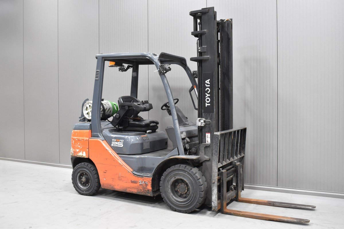 Toyota 02-8FGF25 Gebrauchtstapler Kaufen