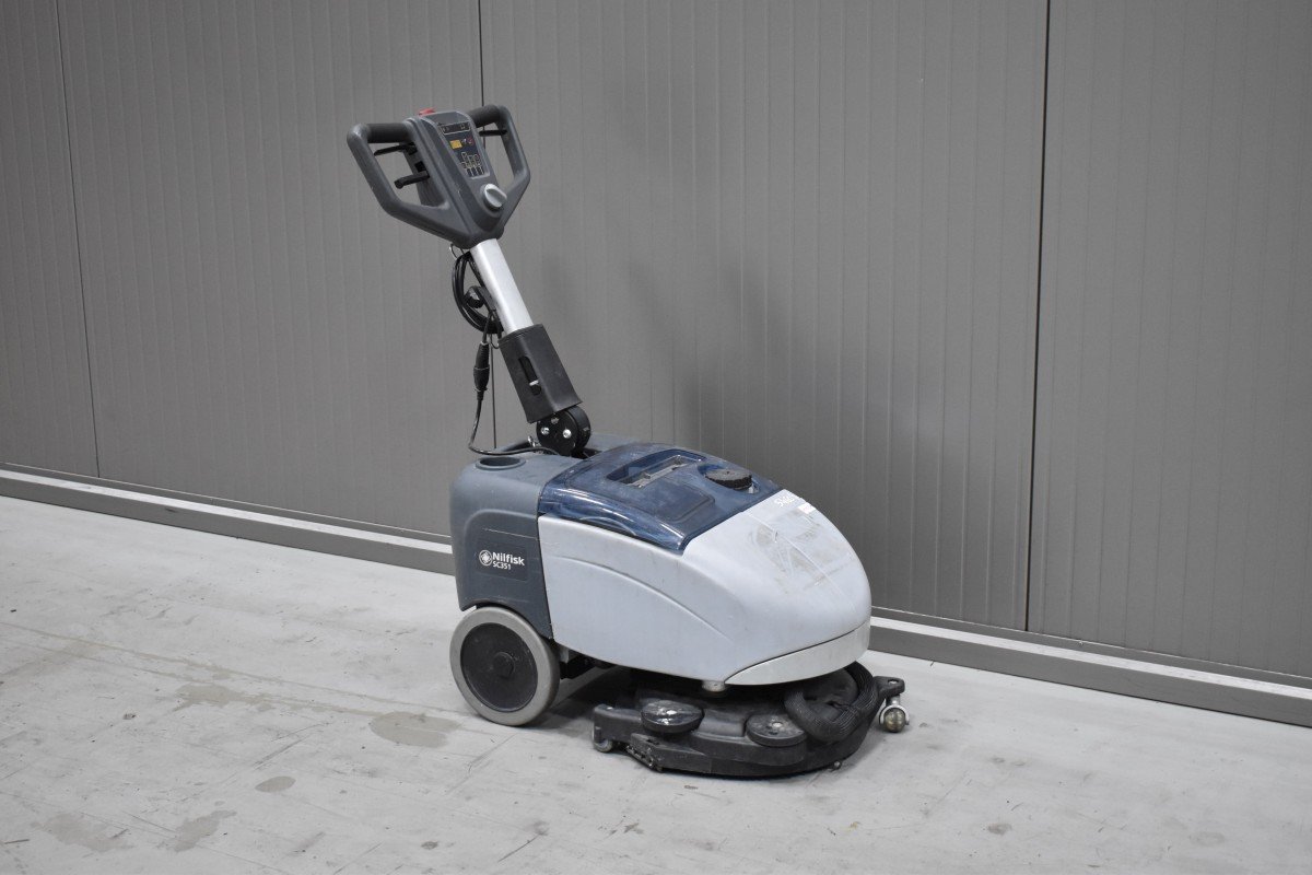Gabelstapler Gebraucht kaufen – NILFISK SC 351 mit Elektro in Österreich
