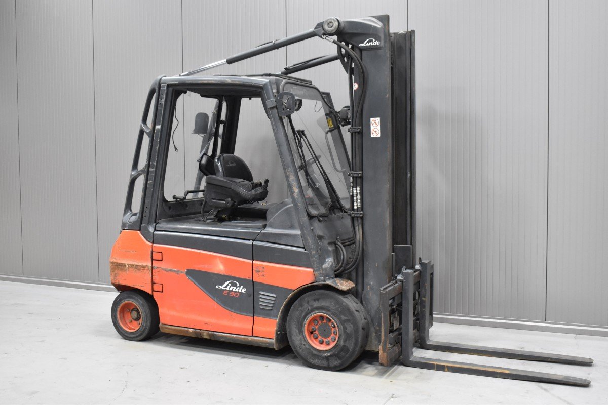 Gabelstapler Gebraucht kaufen – Linde E 30 mit Elektro in Österreich