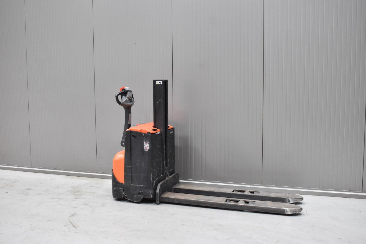 Toyota SWE 080L Gebrauchtstapler Kaufen