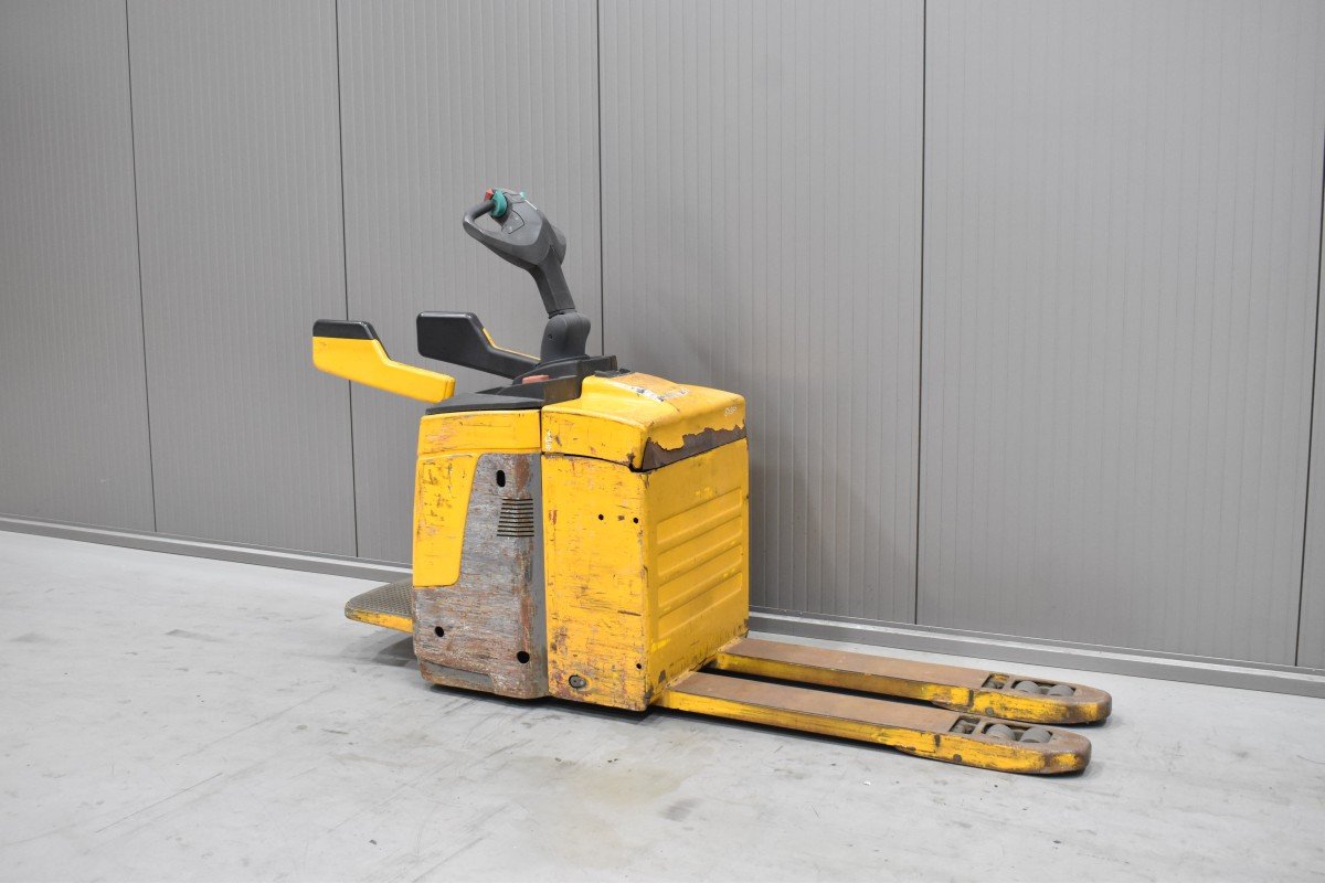 Gabelstapler Gebraucht kaufen – Jungheinrich ERE 230 mit Elektro in Österreich