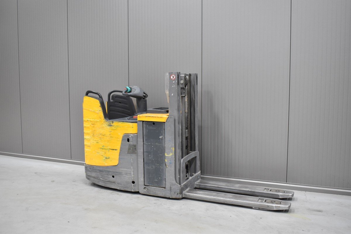 Gabelstapler Gebraucht kaufen – Jungheinrich ERD 220 mit Elektro in Österreich