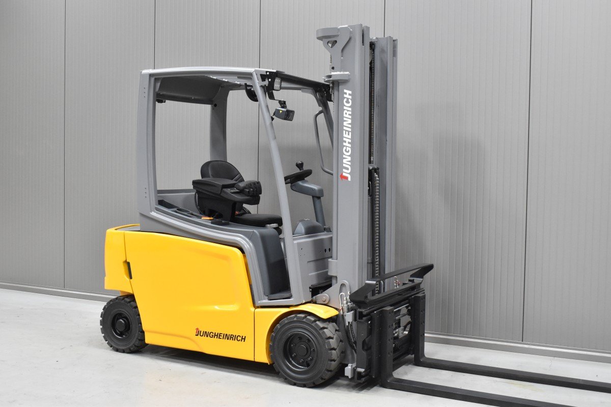 Gabelstapler Gebraucht kaufen – Jungheinrich EFG 320 mit Elektro in Österreich