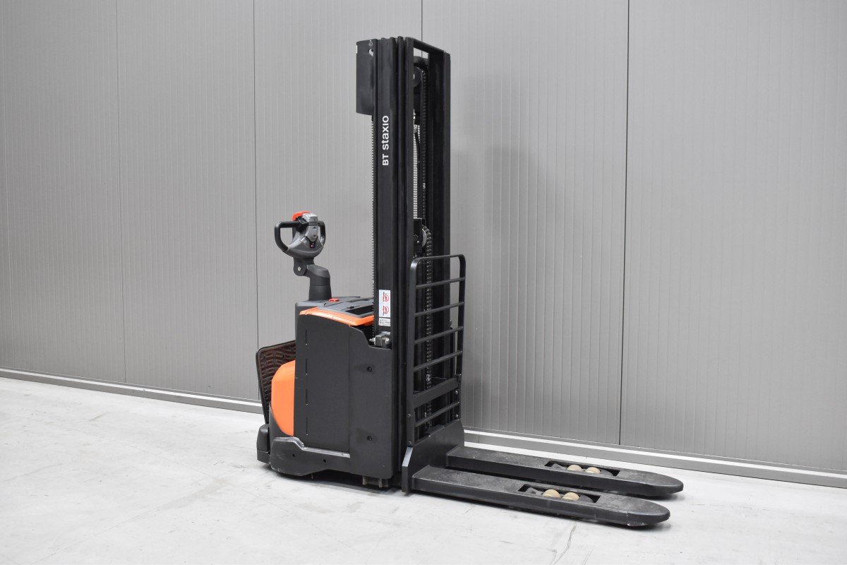 Gabelstapler Gebraucht kaufen – Toyota SWE 120L mit Elektro in Österreich