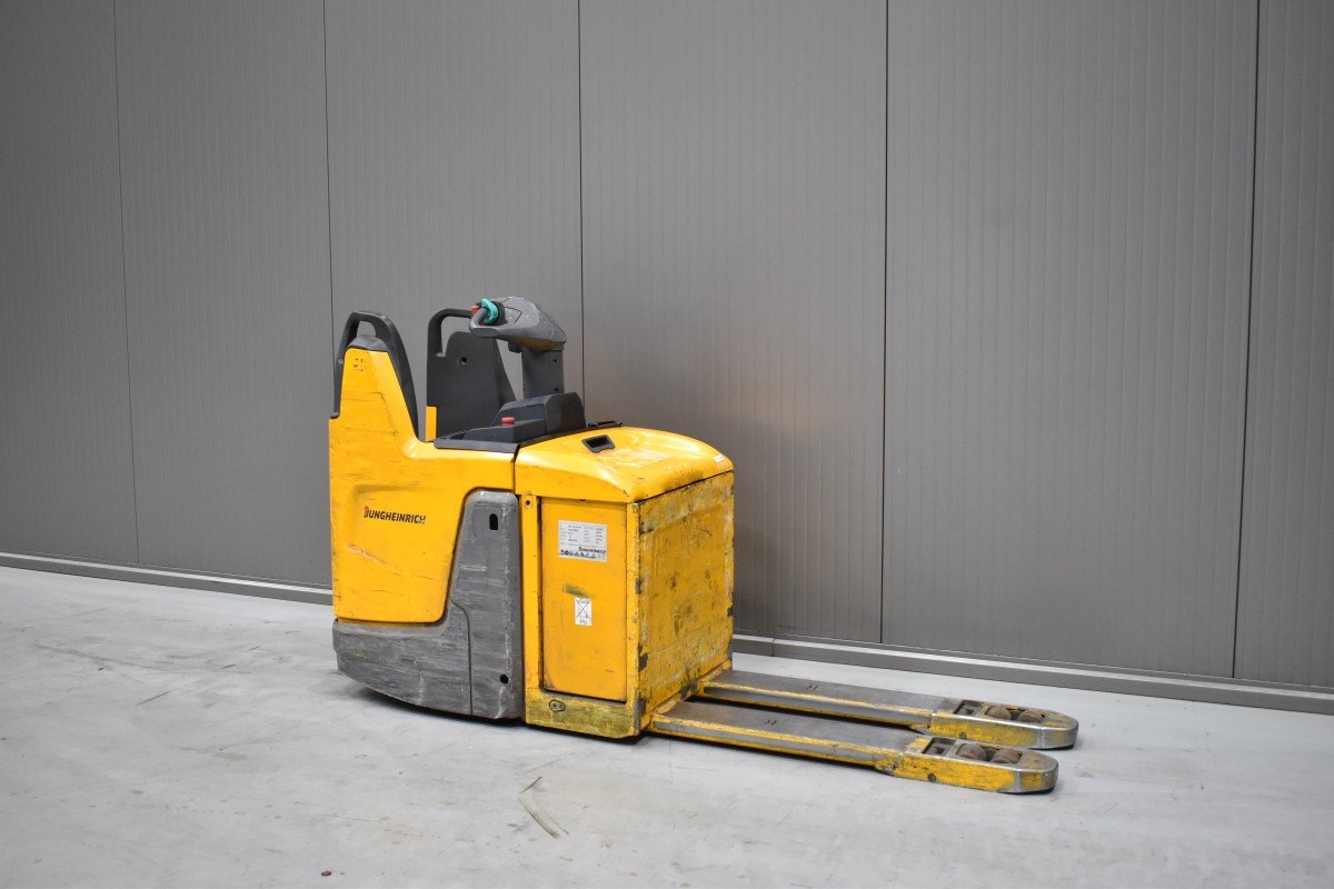 Gabelstapler Gebraucht kaufen – Jungheinrich ERE 225 DrivePlus mit Elektro in Österreich