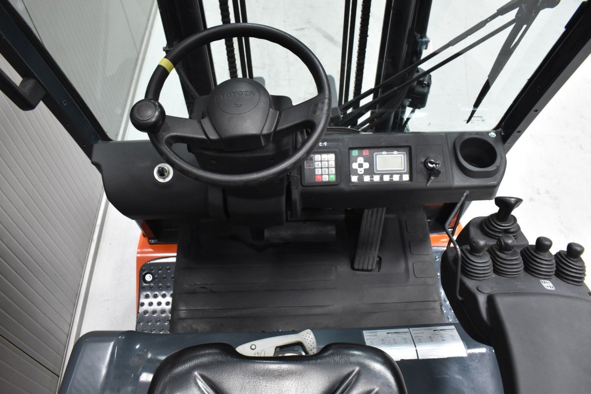 Toyota 8FBMT25 – Bild 6