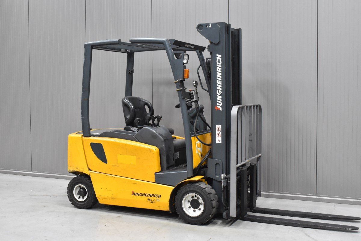 Gabelstapler Gebraucht kaufen – Jungheinrich EFG 320 mit Elektro in Österreich