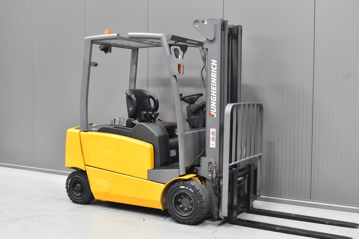 Gabelstapler Gebraucht kaufen – Jungheinrich EFG 320 N mit Elektro in Österreich