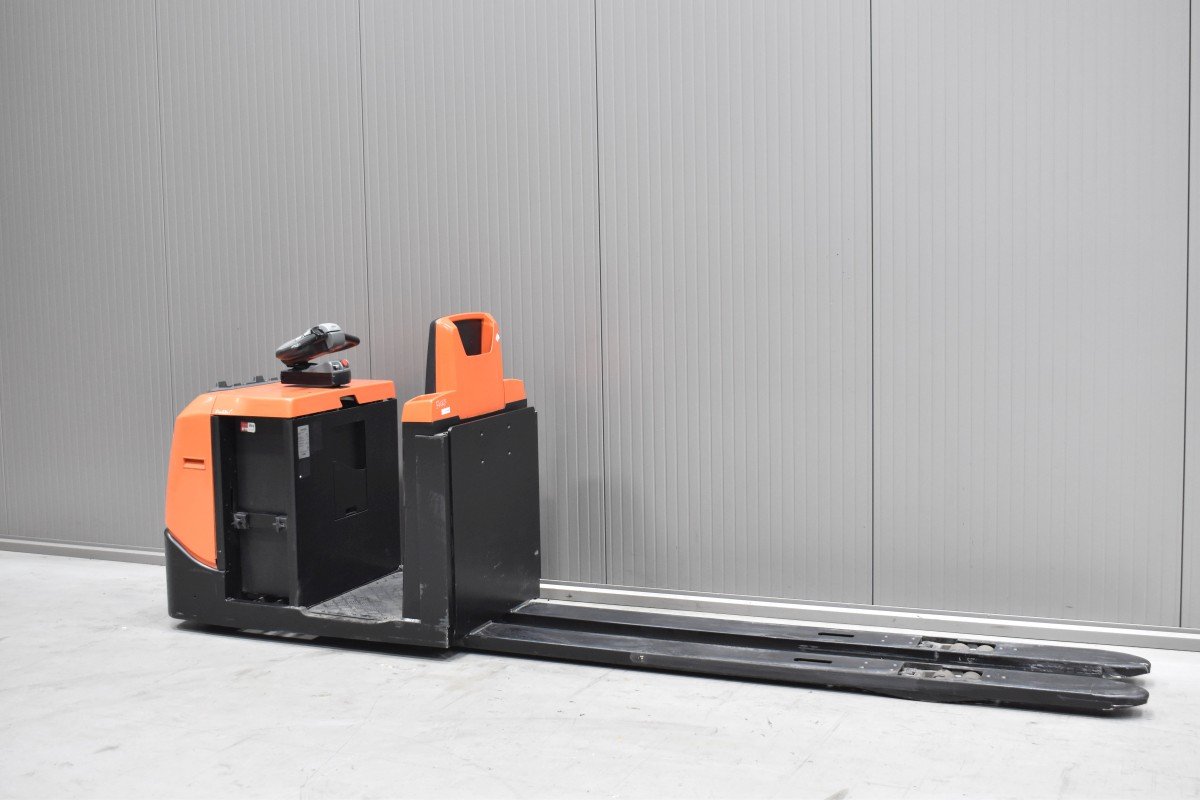 Gabelstapler Gebraucht kaufen – Toyota OSE 250 mit Elektro in Österreich