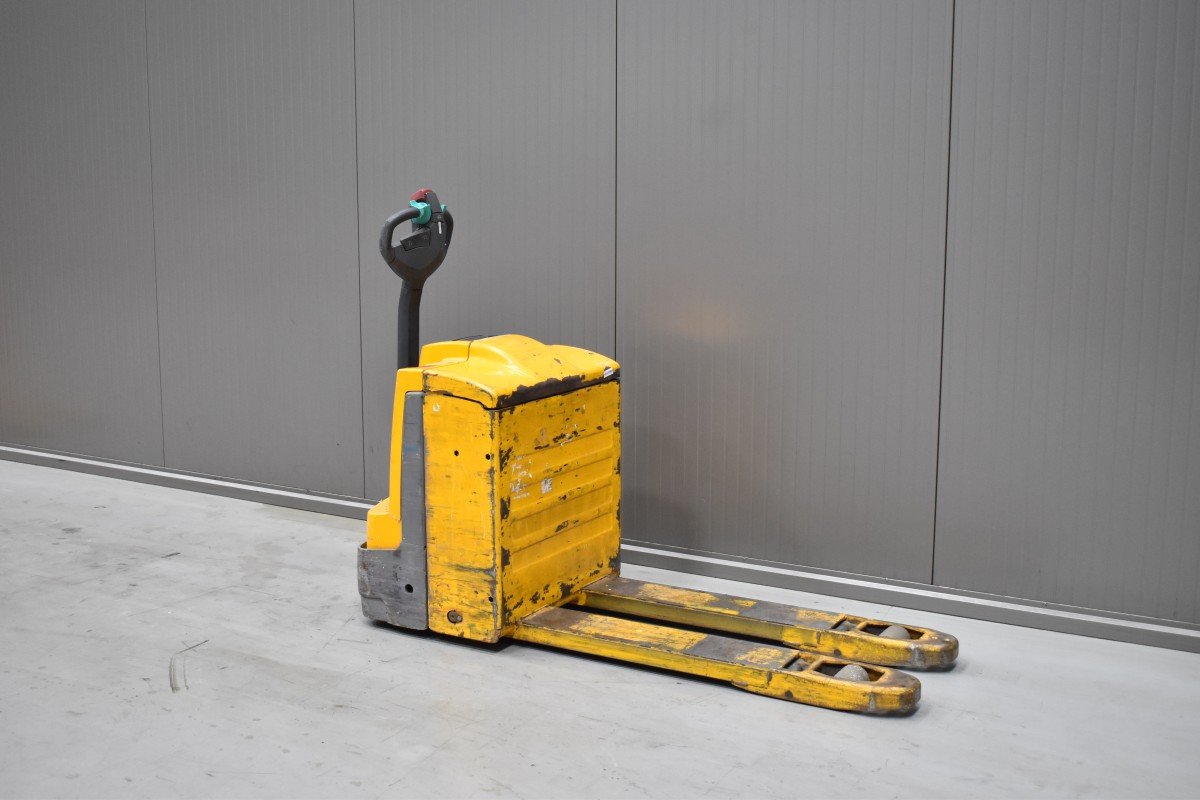Gabelstapler Gebraucht kaufen – Jungheinrich EJE 220 mit Elektro in Österreich