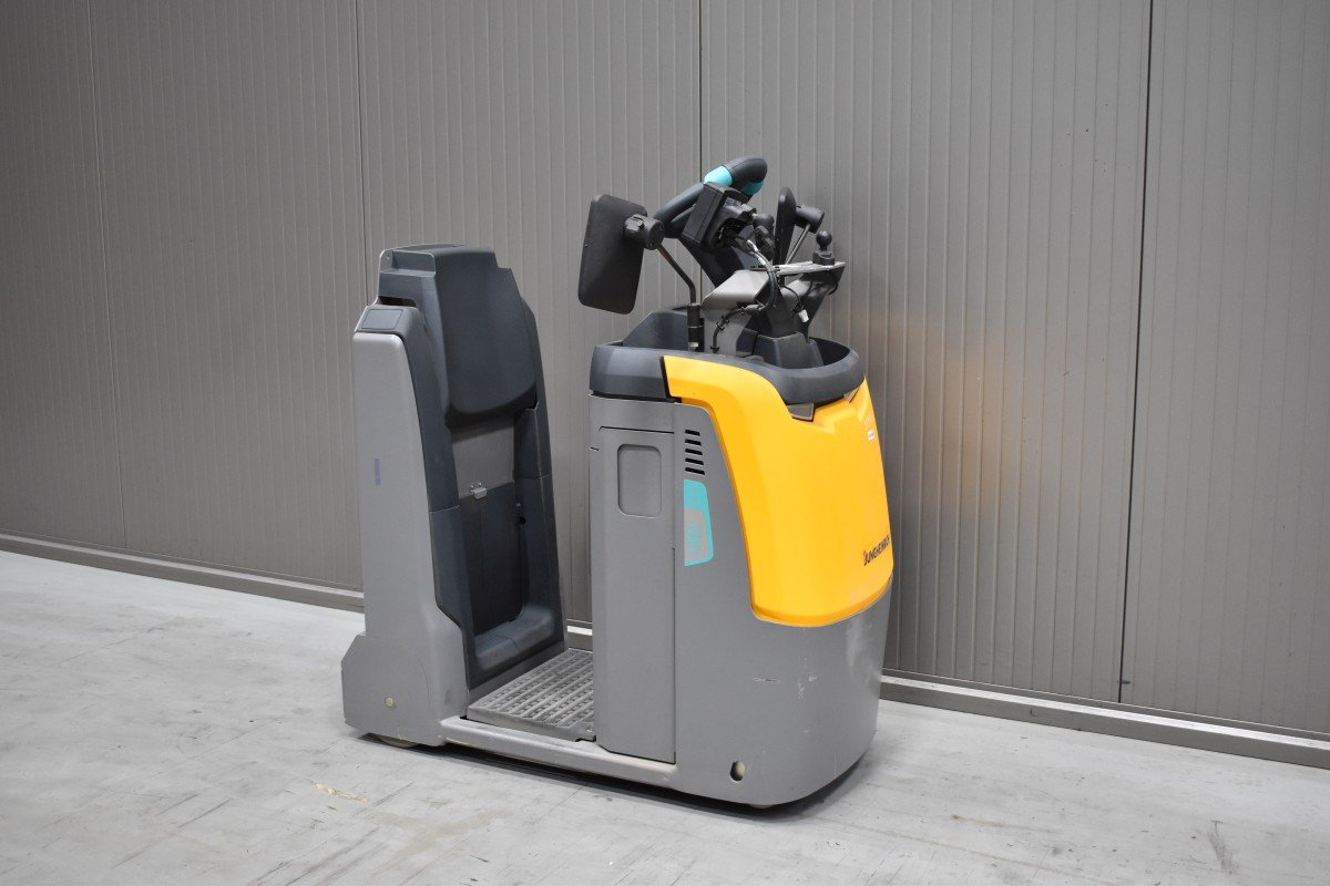 Gabelstapler Gebraucht kaufen – Jungheinrich EZS 130 mit Elektro in Österreich